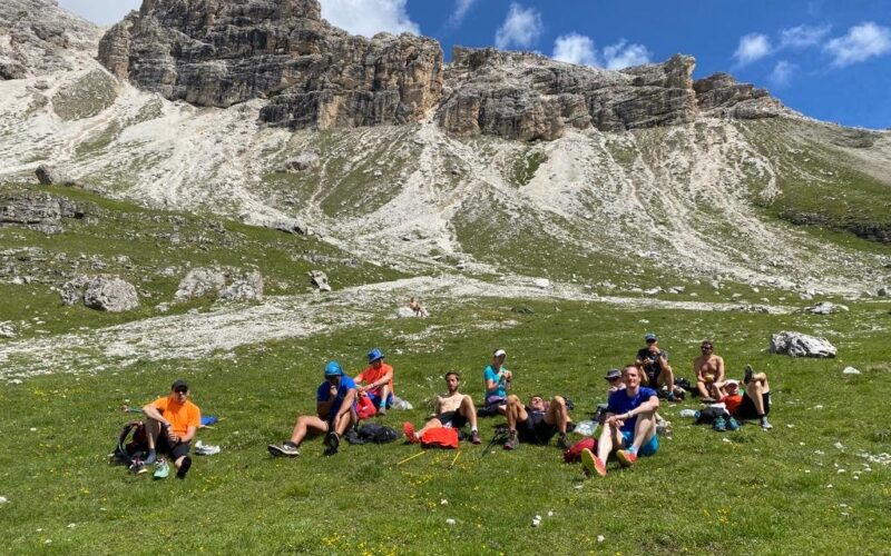 Repos de groupe dans les dolomites